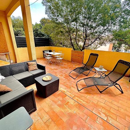 Appartement Proche Mer Avec Terrasse Et Jardin Privatif อิแยร์ ภายนอก รูปภาพ