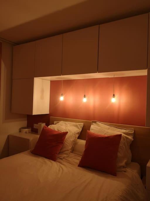 Appartement Proche Mer Avec Terrasse Et Jardin Privatif อิแยร์ ภายนอก รูปภาพ