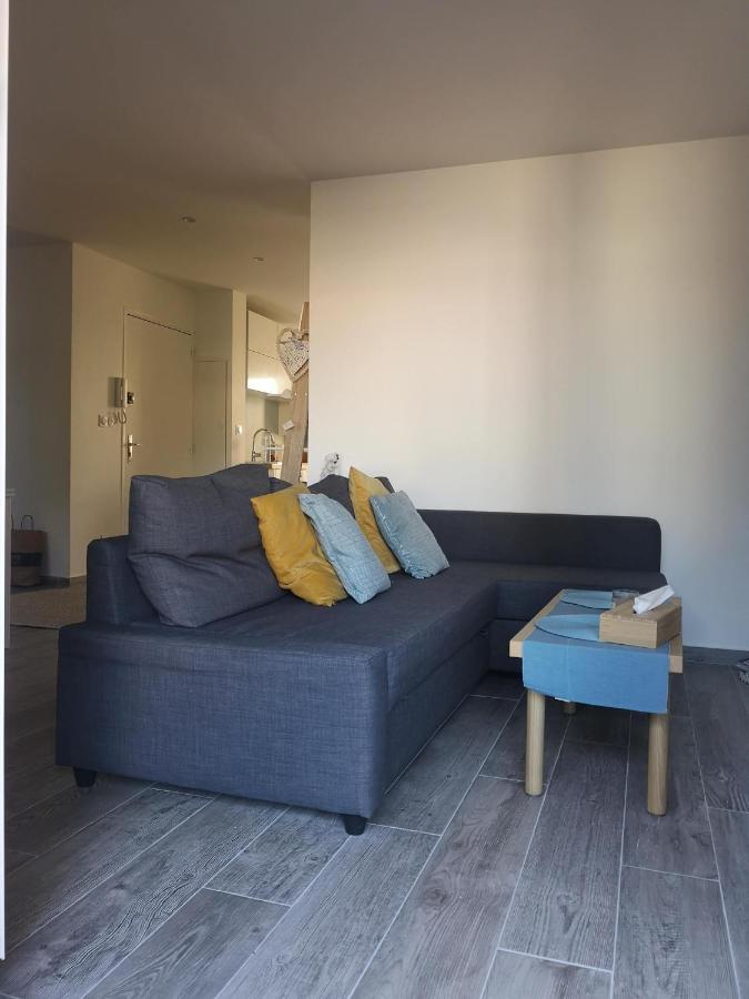 Appartement Proche Mer Avec Terrasse Et Jardin Privatif อิแยร์ ภายนอก รูปภาพ