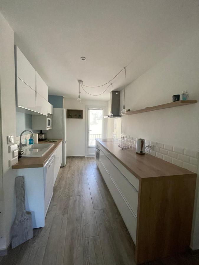 Appartement Proche Mer Avec Terrasse Et Jardin Privatif อิแยร์ ภายนอก รูปภาพ