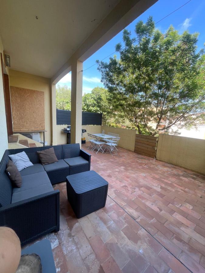 Appartement Proche Mer Avec Terrasse Et Jardin Privatif อิแยร์ ภายนอก รูปภาพ