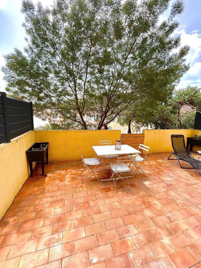 Appartement Proche Mer Avec Terrasse Et Jardin Privatif อิแยร์ ภายนอก รูปภาพ